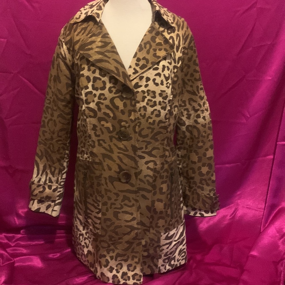 Beautiful designer animal print jacket size large by kerry Brooke. Like …